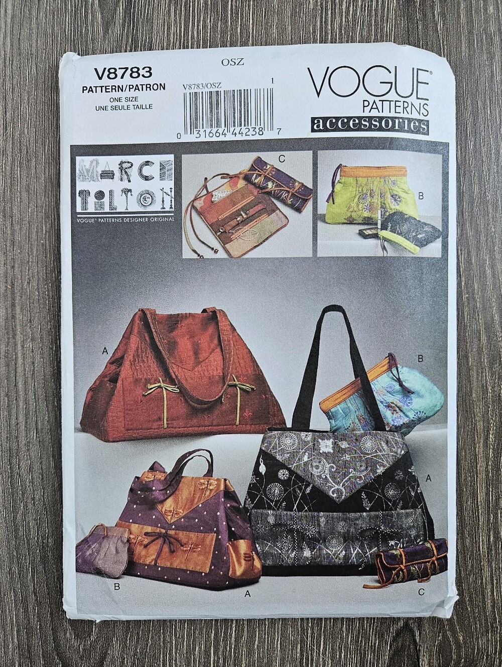 NEW Vogue V8783 Tote and Zip Case in Two Sizes and Jewelry Case Pattern